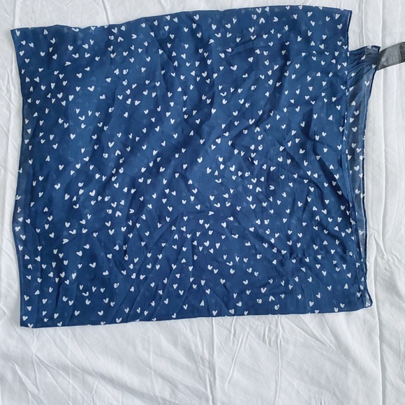 H&M Heart Scarf - Picture 3 of 4
